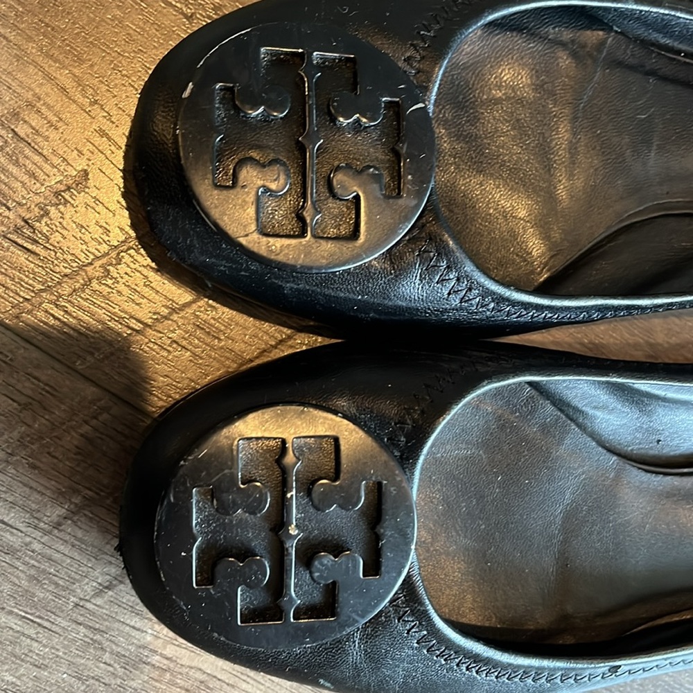 TORY BURCH FLATS SIZE 9.5  BLACK - Picture 2 of 9